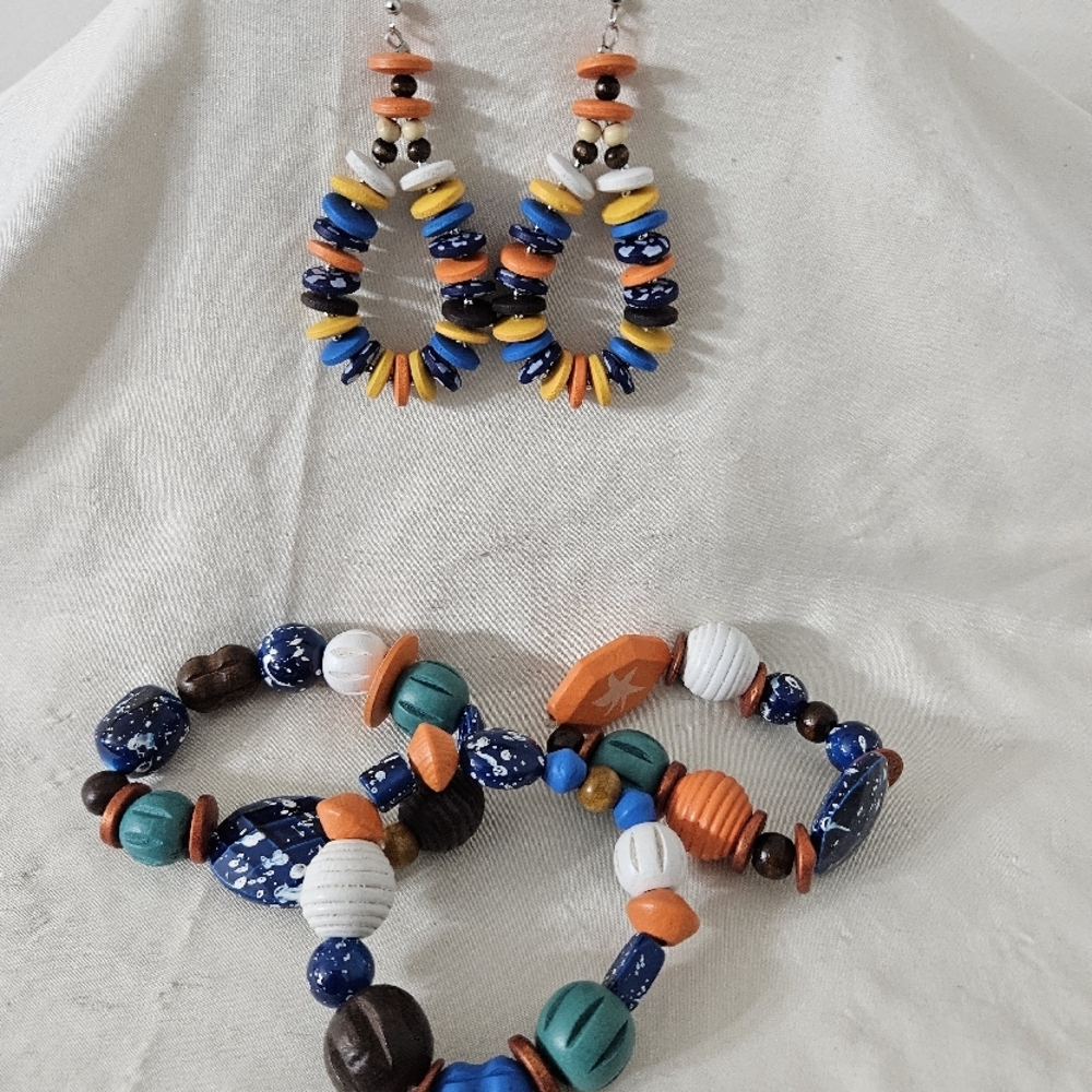 Jasiri bold earrings & stretch bracelets set